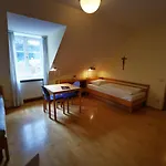 Haus Der Begegnung Heilig Geist מלון בורגהאוזן