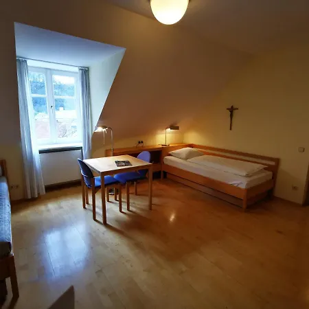 Haus Der Begegnung Heilig Geist Hotell Burghausen