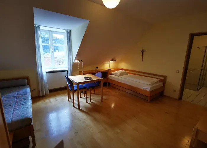 Haus Der Begegnung Heilig Geist Hotel Burghausen